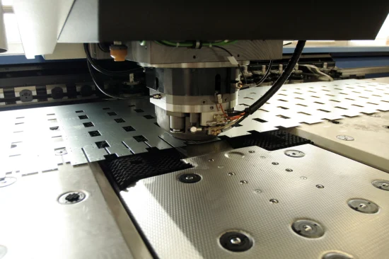 Servizio di stampaggio ad iniezione di parti metalliche personalizzate con lavorazione di lamiere con taglio laser Chapa Metal