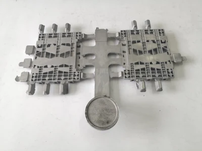 10 anni di accessori personalizzati in fabbrica Raccordi in metallo Pezzi di ricambio in alluminio zinco magnesio Pressofusione